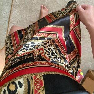 Boohoo - satin animal/chain mini dress